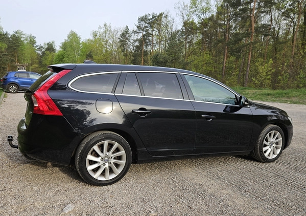 Volvo V60 cena 39900 przebieg: 291000, rok produkcji 2014 z Łomianki małe 529